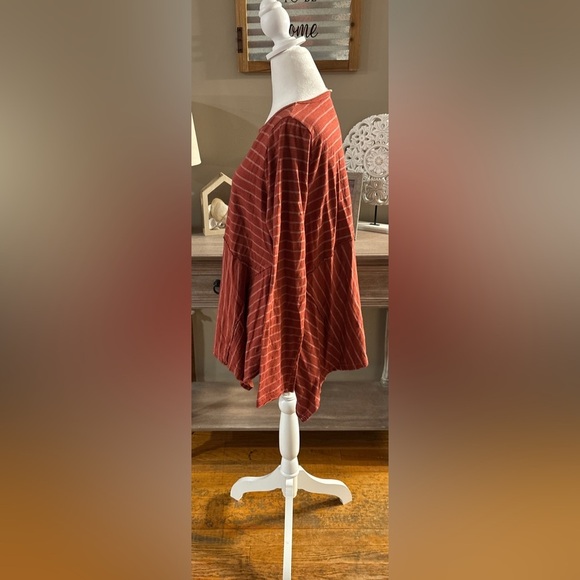 Easel Stripped Asymmetrical Top - Picture 4 of 9